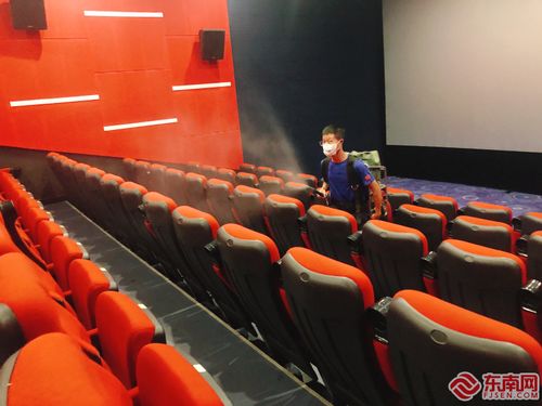 福安市白云應急救援隊 消殺進行時 助力影院復產復工