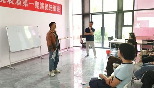 都勻影視攝制服務(wù)機(jī)構(gòu) 都勻影視版權(quán)服務(wù)中心 正式揭牌成立